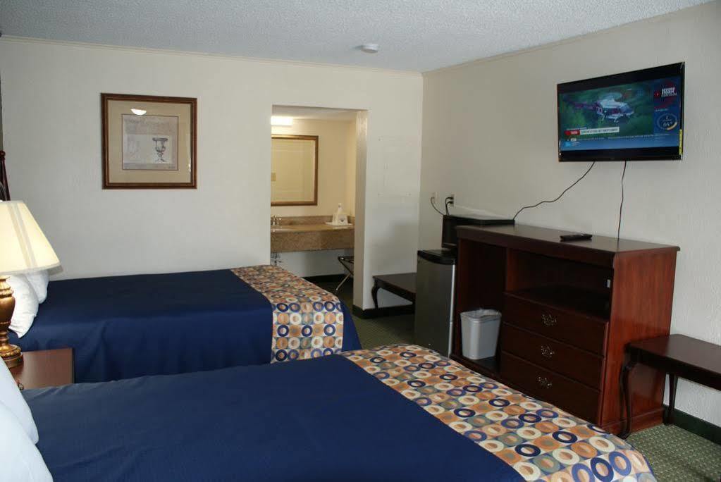Americas Best Value Inn Fort Jackson Columbia Exterior foto