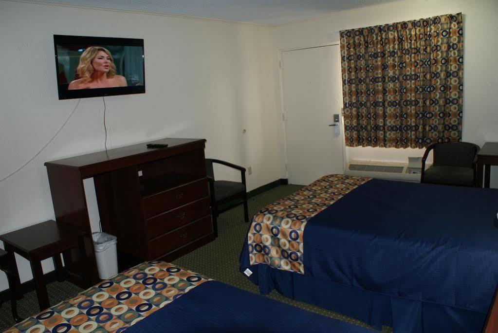 Americas Best Value Inn Fort Jackson Columbia Exterior foto